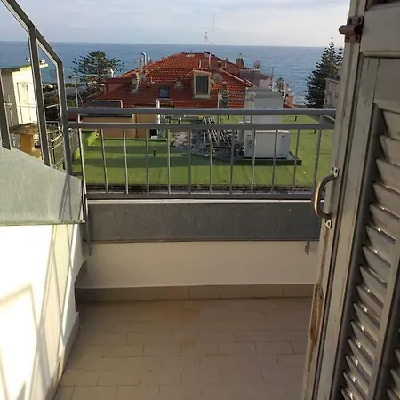 Mombello 13 Appartement San Remo